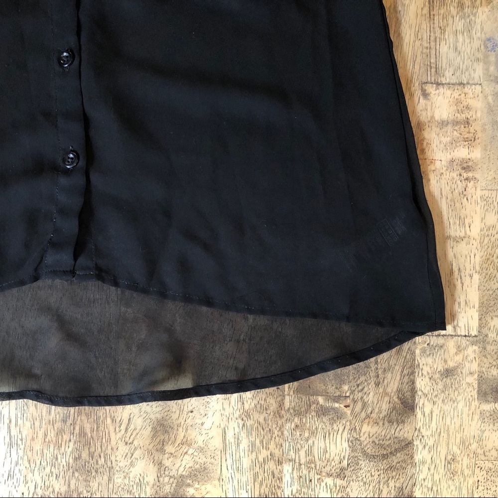 Forever 21 Sheer Hi-Lo Sleeveless Blouse - Picture 3 of 5